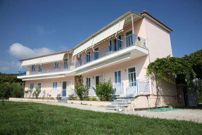 Liza Rooms Lixouri Bagian luar foto